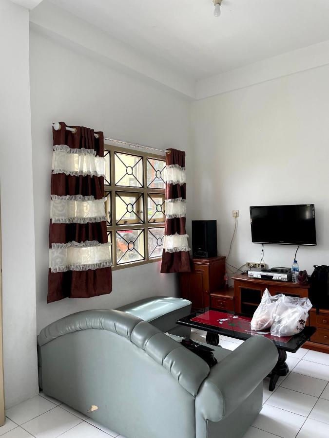 Villa Bukit Indah Berastagi Exterior foto